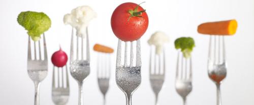 Comida vegetariana preparada en el Mercademos de la Isleta  