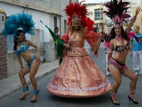 ¿QUIERES CORABORAR CON LA RECOGIDA DE JUGUETES PARA PEQUES QUE NO LOS TIENES?  