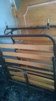 somier de cama ,nuevo sin colchón.