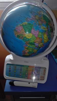 Globo terráqueo interactivo y actualizable