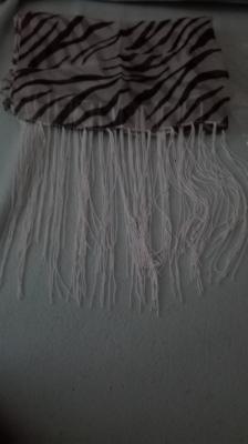 Pañuelo de flecos