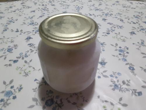 Fruta de guanábana recién congelada en el mercsdemos de mañana jueves 25 